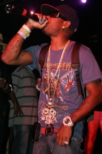 2 Pistols (Feat. Akon) - Up N Down